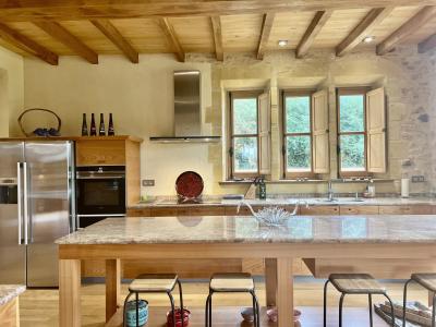Detached Country House with Pool and Open Views