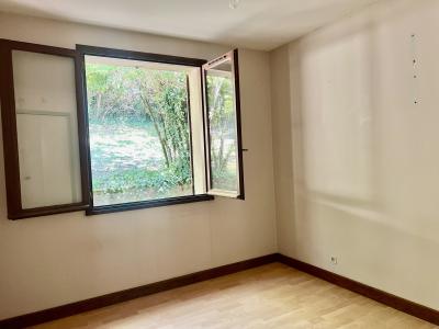 Detached House with Swimming Pool in Lovely Garden