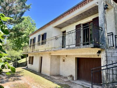 Detached House with Swimming Pool in Lovely Garden