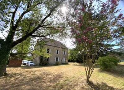 Detached Country House with Open Views & Outbuilding