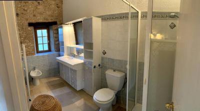 Superb Detached Country House with Swimming Pool