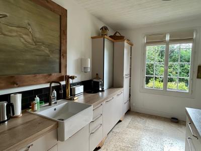 Beautifully Appointed Detached House with Garden