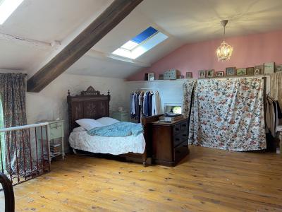 Stunning Country House with Land and Outbuilding