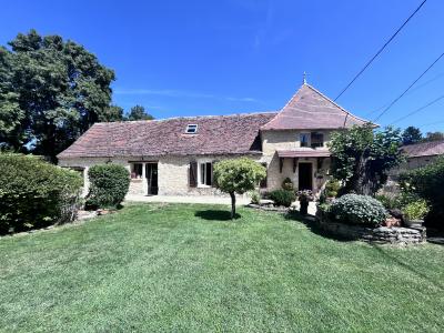 Detached House with Guest Gite and Swimming Pool