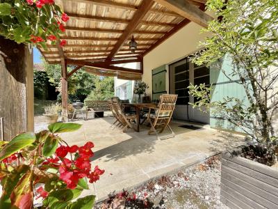 Detached House with Guest House and Swimming Pool