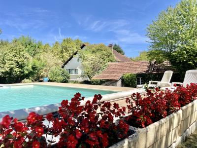 Detached House with Guest House and Swimming Pool