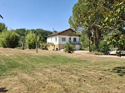 Detached Country House with Large Garden