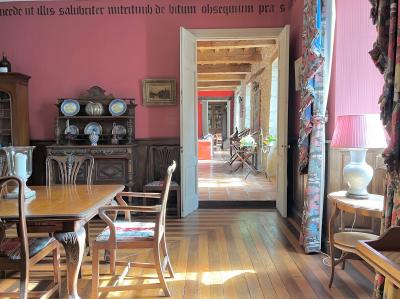 Bourgeoise Manor House in 5 Hectares with Pool and More
