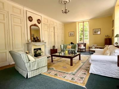 Bourgeoise Manor House in 5 Hectares with Pool and More