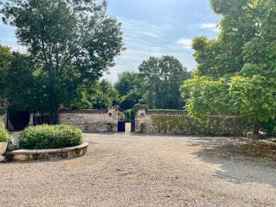 Bourgeoise Manor House in 5 Hectares with Pool and More