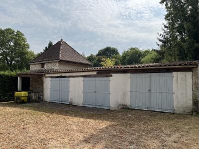 Bourgeoise Manor House in 5 Hectares with Pool and More