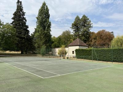 Bourgeoise Manor House in 5 Hectares with Pool and More