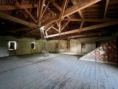 Vast Town House with Lots of Potential