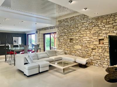 Contemporary Perigourdine Detached House with Swimming Pool