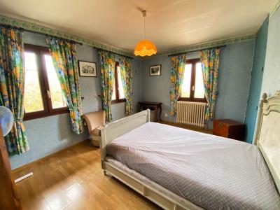 Detached Country House with Landscaped Garden