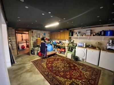 Detached Country House with Landscaped Garden