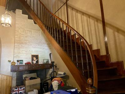 Town House with Business Opportunity