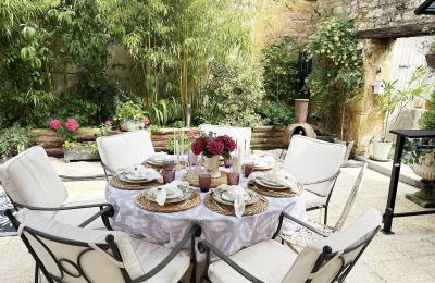 Beautiful House with Neat Garden Spaces