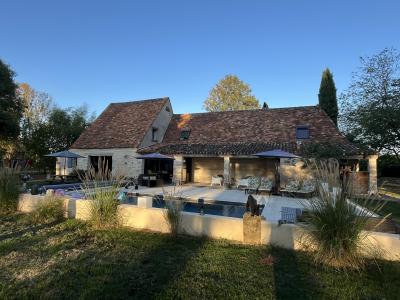 Recently Renovated Detached Country House with Pool