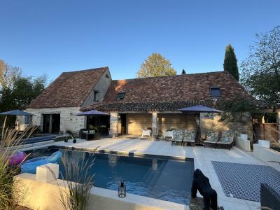 Recently Renovated Detached Country House with Pool