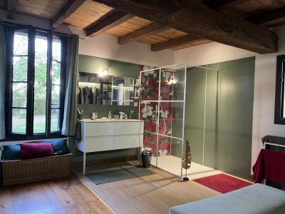 Recently Renovated Detached Country House with Pool