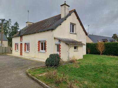 Detached Country House with Outbuilding and Nice Garden