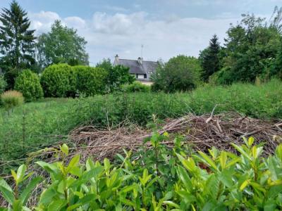 Building Plot For Sale with Services Nearby