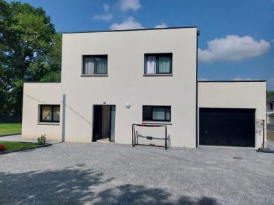 Contemporary Detached House with Garden