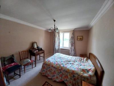 Detached Country House with Terrace and Large Garden