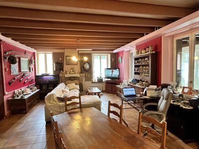 Detached House Full of Character with Garden