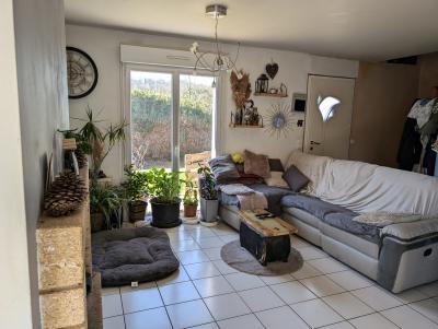 Contemporary Detached House with Garden