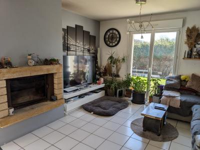 Contemporary Detached House with Garden