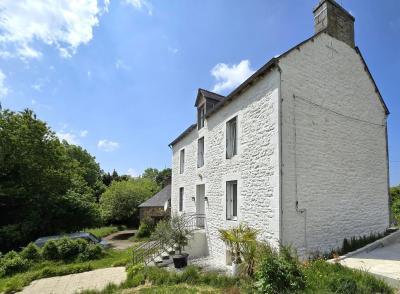 Detached House with Garden with Open View
