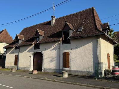 Family House With Pool, Garden And Outbuilding