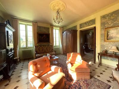 Charming Property In Lovely Location