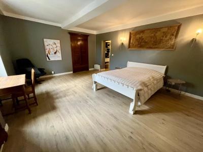 Stylish Town House With Spacious Courtyard