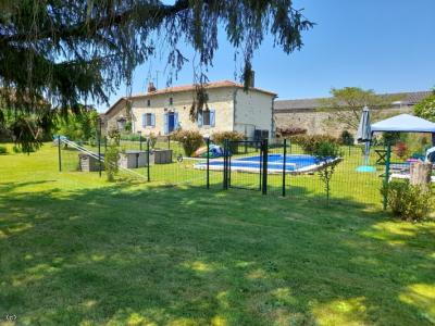 Detached House With Beautiful Land And Swimming Pool