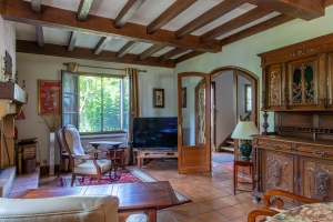 Detached Country House with Swimming Pool