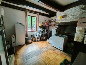 Property with Freehold Business in Lovely Location