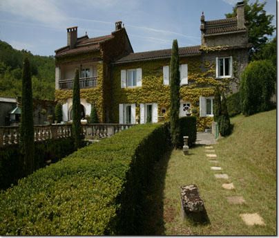 Spacious And Elegant Maison De Maitre In Attractive Grounds Of About 1 Hectare With A Swimming Pool