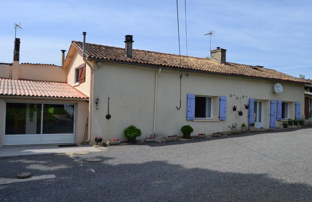 SLD02489 - Under Offer with Cle France