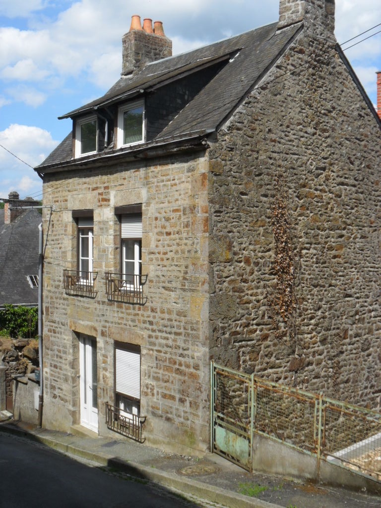 SLD02496 Sold By Cle France