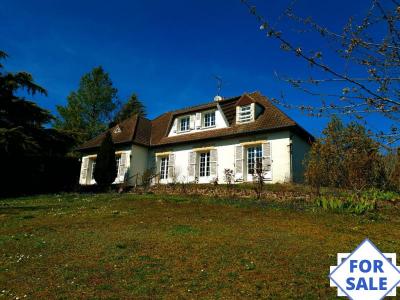 Stunning Detached House and Landscaped Garden