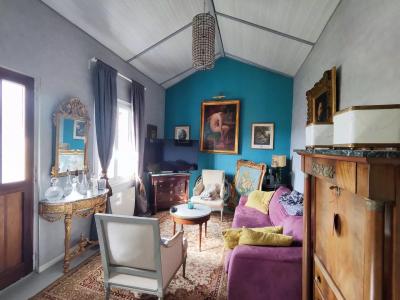 Town House With Courtyard and Garage