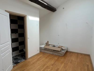 Investment Property With Commercial Space And 5 Studios