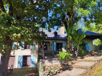 Country Home With Magnificent Views To The Pyrenees Mountains With Garden And Pool