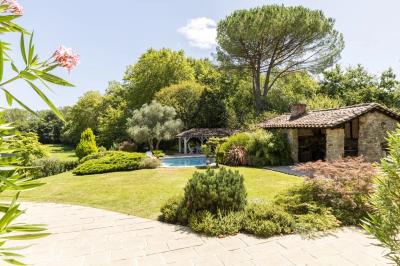 Exceptional Country Property with Pool and Land