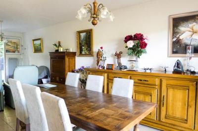 Apartment with Garden and Parking