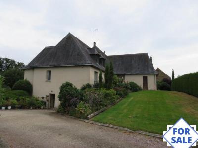 Stunning Detached House with Landscaped Gardens