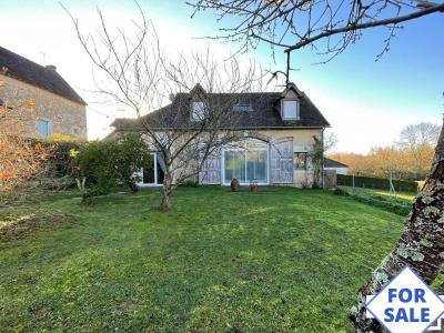 Detached House With Garden And Outbuilding